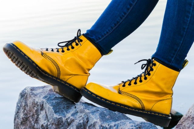 « Chaussures d’Outre-Manche : Les Marques Anglaises qui Impressionnent par leur Savoir-faire »